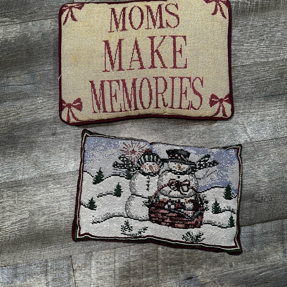 Festive Snowman and Sentiment Pillow Set